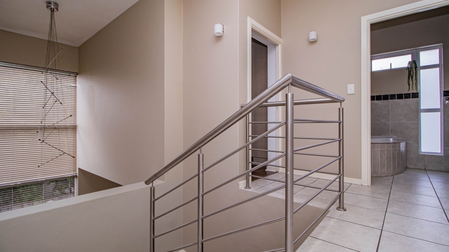 3 Bedroom Property for Sale in Greenstone Hill Gauteng