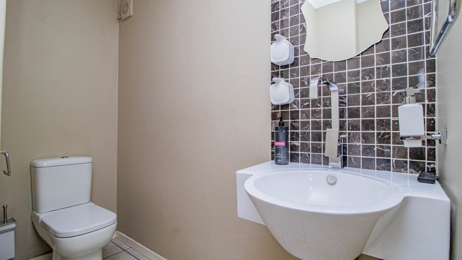 3 Bedroom Property for Sale in Greenstone Hill Gauteng