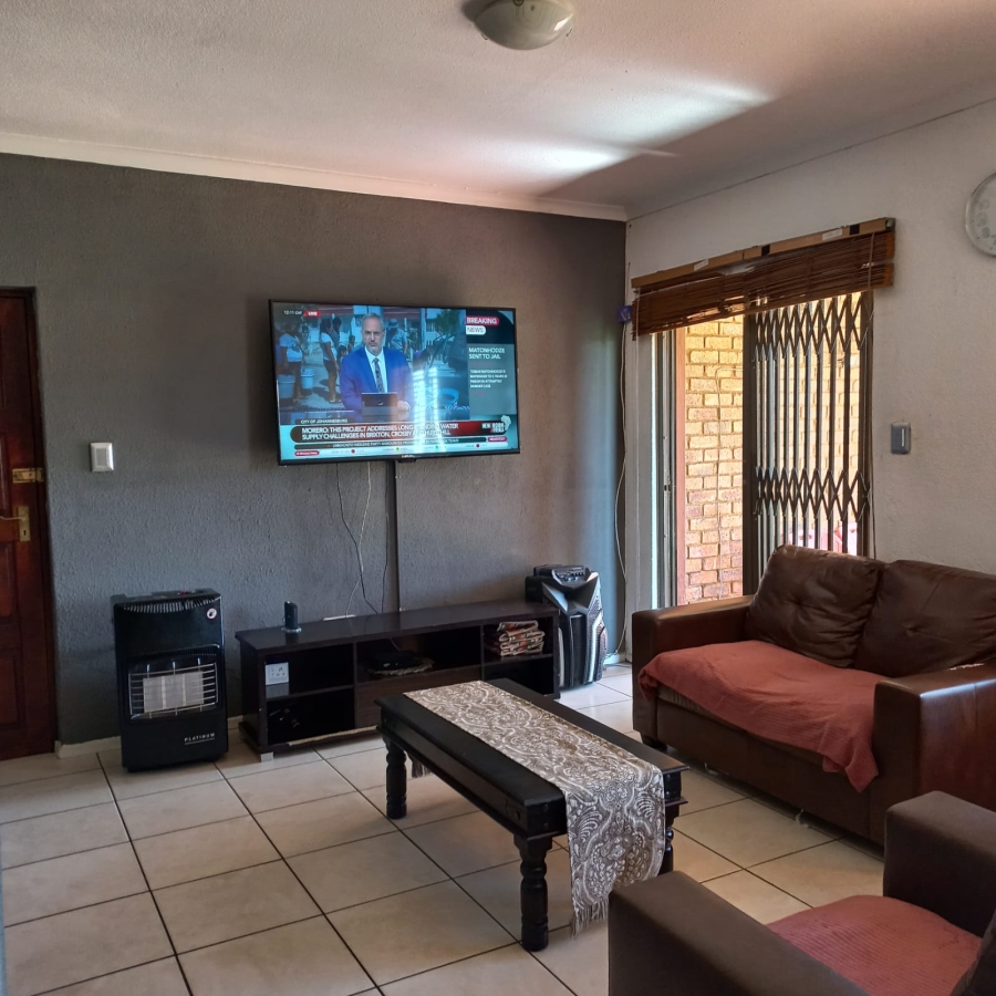 2 Bedroom Property for Sale in Edleen Gauteng