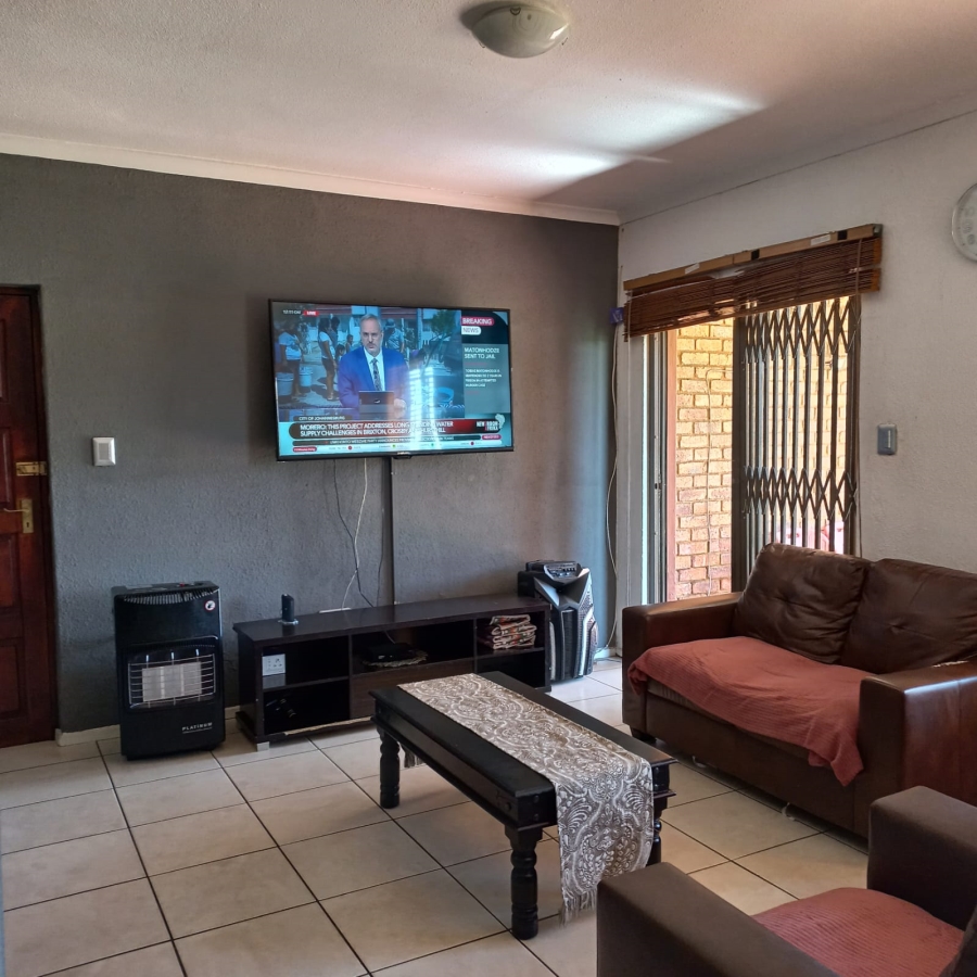 2 Bedroom Property for Sale in Edleen Gauteng