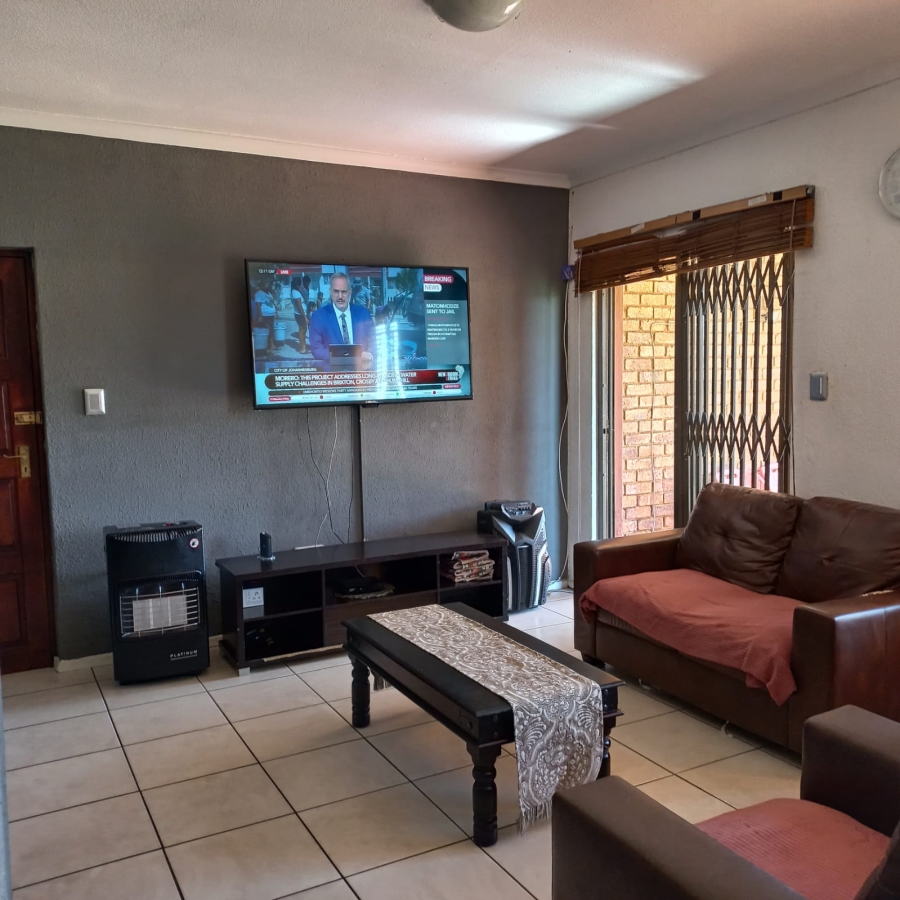 2 Bedroom Property for Sale in Edleen Gauteng