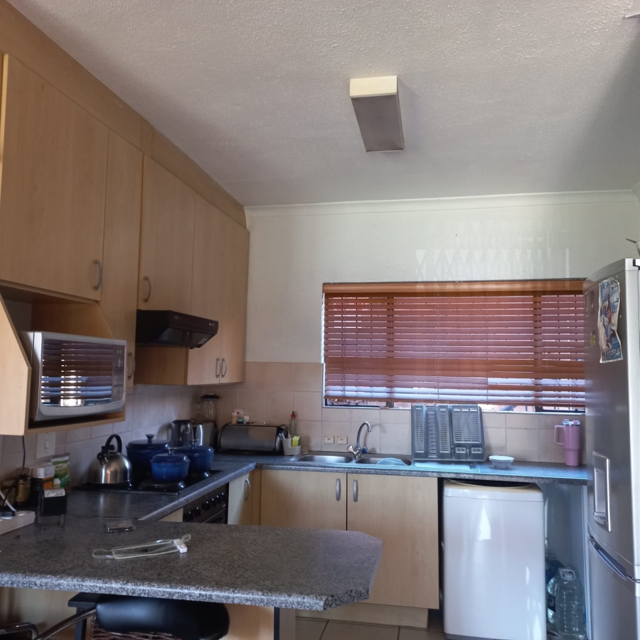 2 Bedroom Property for Sale in Edleen Gauteng
