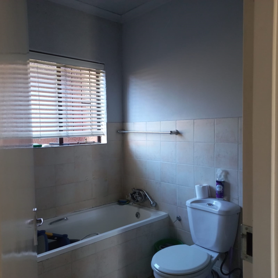 2 Bedroom Property for Sale in Edleen Gauteng
