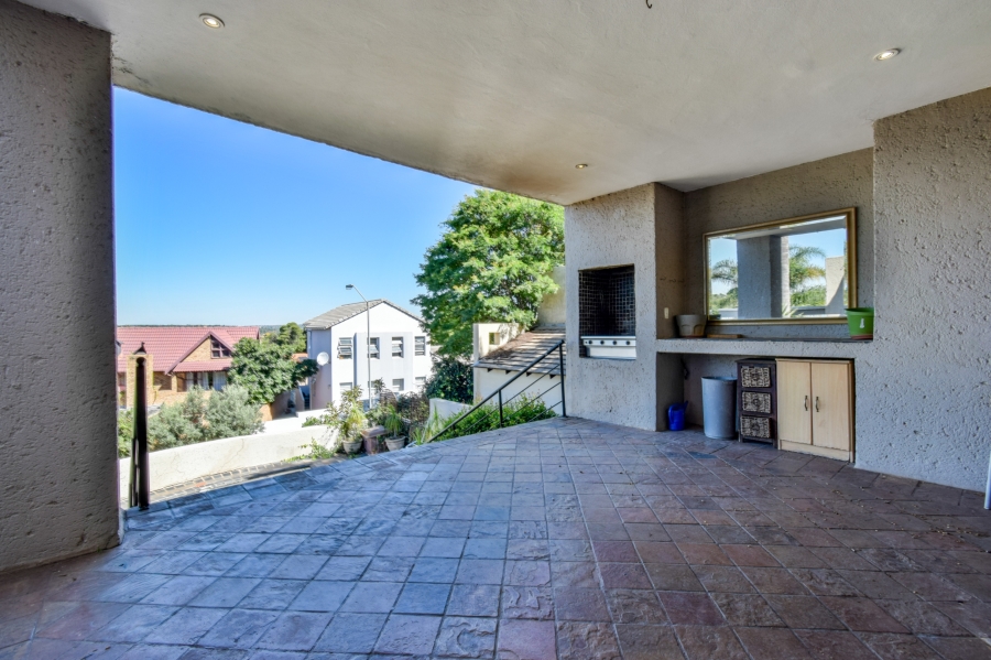 3 Bedroom Property for Sale in Faerie Glen Gauteng