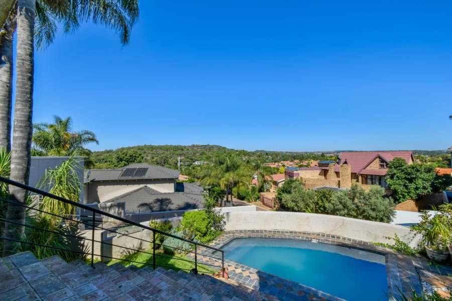 3 Bedroom Property for Sale in Faerie Glen Gauteng