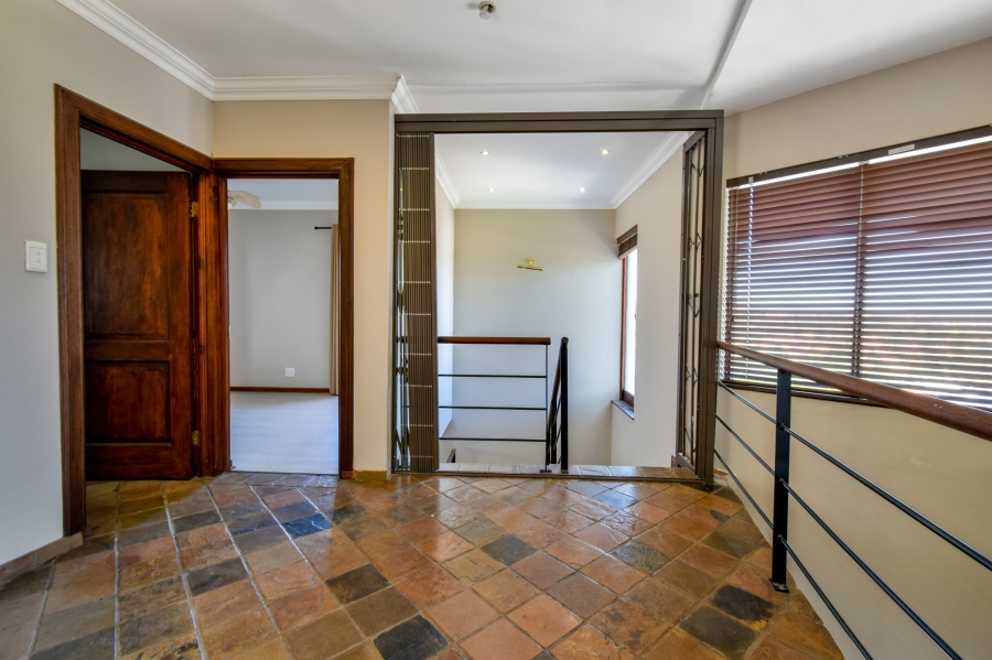 3 Bedroom Property for Sale in Faerie Glen Gauteng