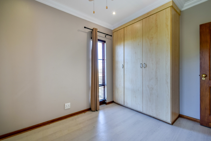 3 Bedroom Property for Sale in Faerie Glen Gauteng