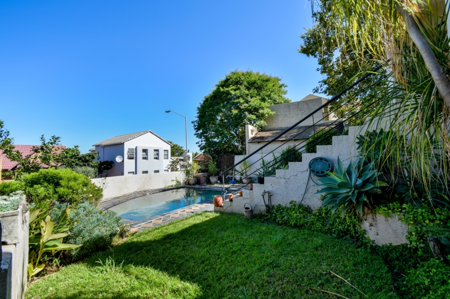 3 Bedroom Property for Sale in Faerie Glen Gauteng