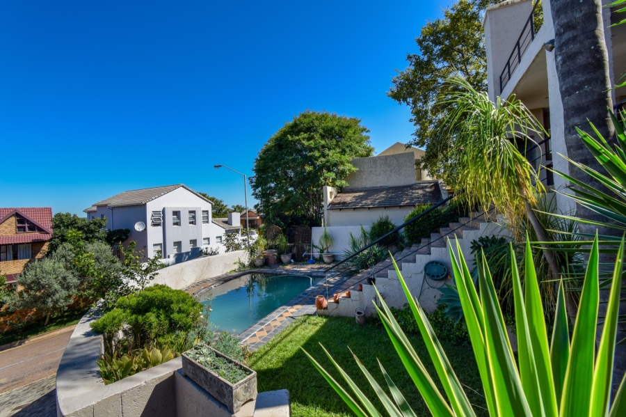 3 Bedroom Property for Sale in Faerie Glen Gauteng