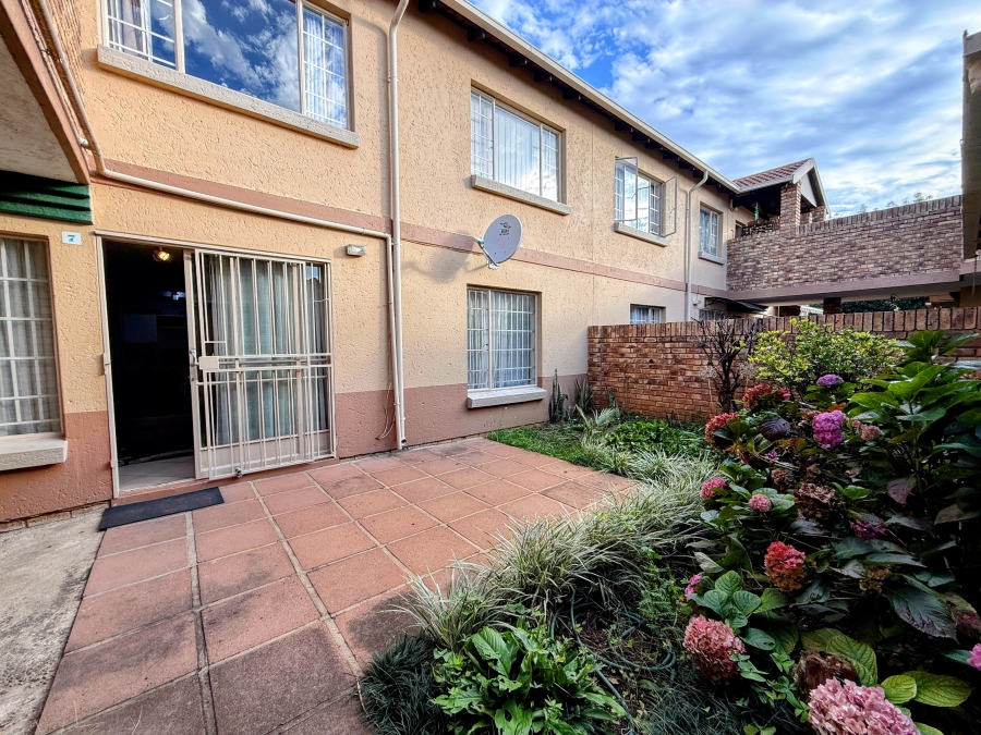 2 Bedroom Property for Sale in Rietfontein Gauteng