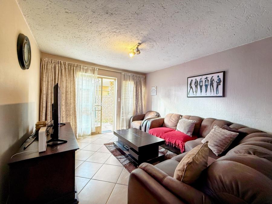 2 Bedroom Property for Sale in Rietfontein Gauteng