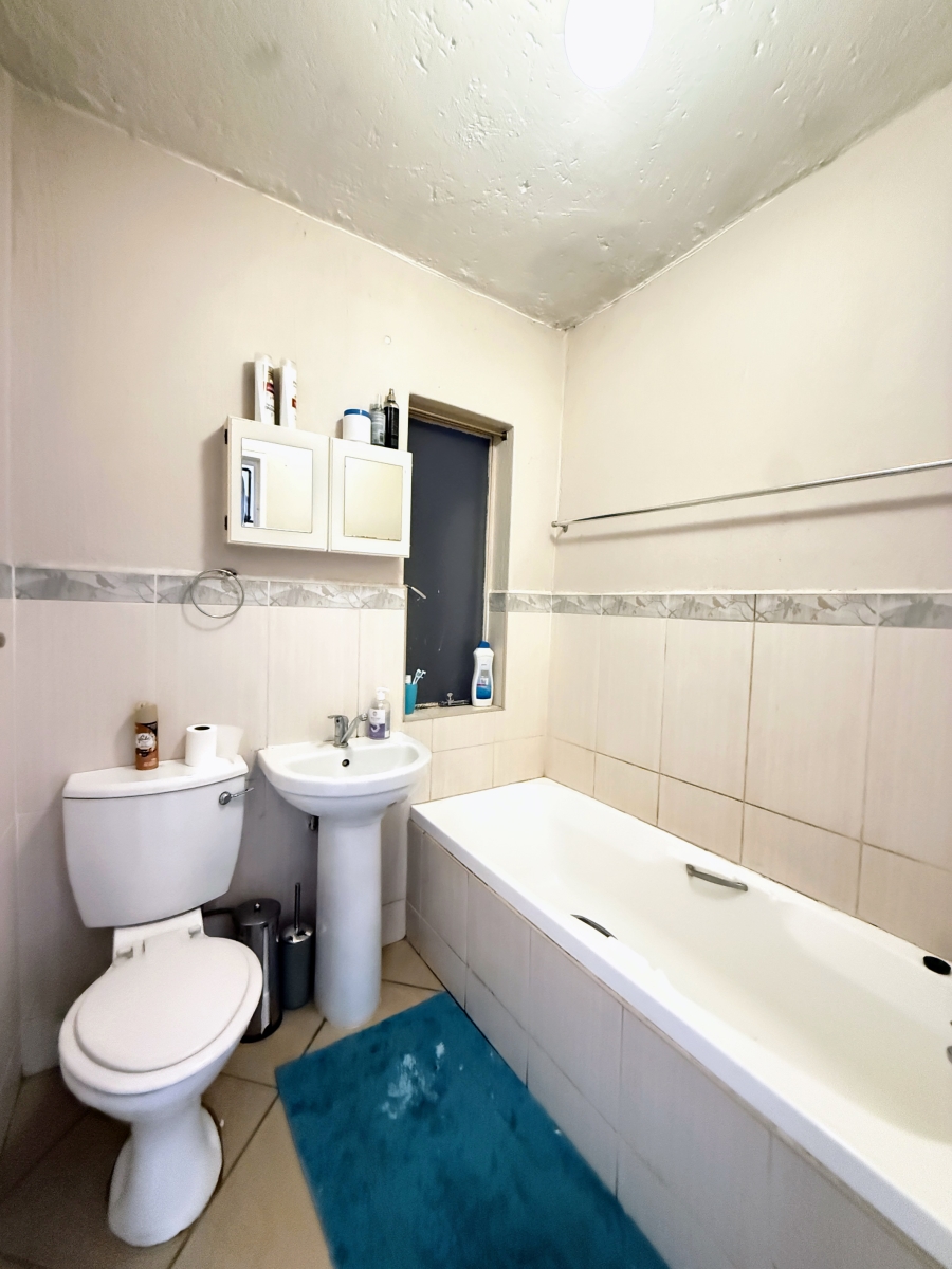 2 Bedroom Property for Sale in Rietfontein Gauteng