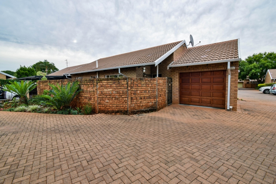 2 Bedroom Property for Sale in Annlin Gauteng
