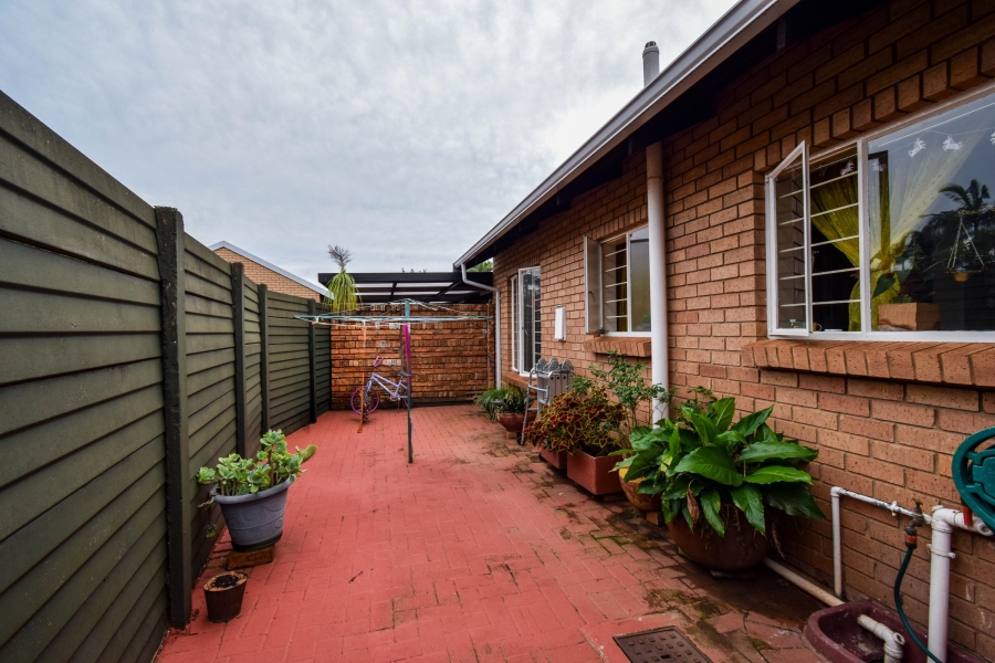 2 Bedroom Property for Sale in Annlin Gauteng