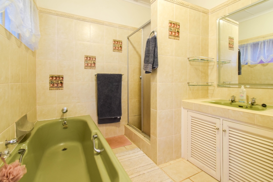 4 Bedroom Property for Sale in Wingate Park Gauteng