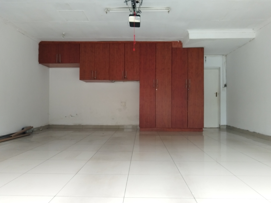 3 Bedroom Property for Sale in Nieuw Muckleneuk Gauteng