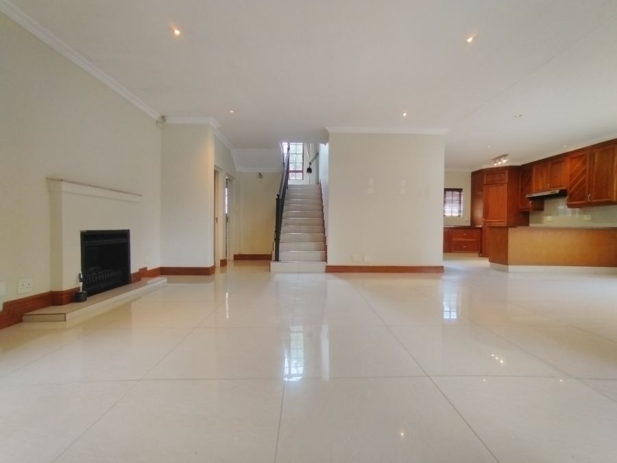 3 Bedroom Property for Sale in Nieuw Muckleneuk Gauteng