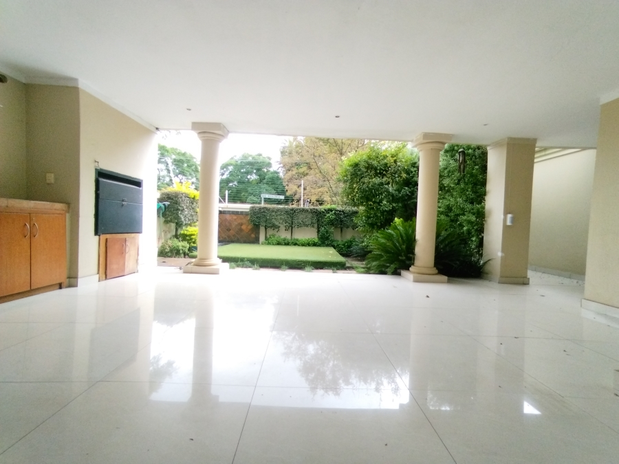 3 Bedroom Property for Sale in Nieuw Muckleneuk Gauteng