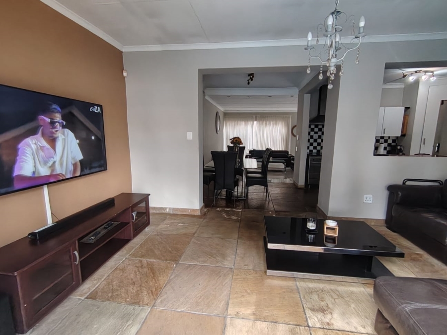 4 Bedroom Property for Sale in Blairgowrie Gauteng