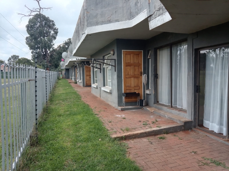 2 Bedroom Property for Sale in Pollak Park Gauteng