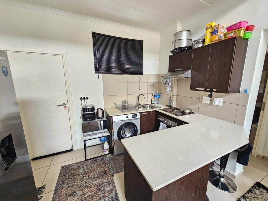 To Let 1 Bedroom Property for Rent in Fourways Gauteng
