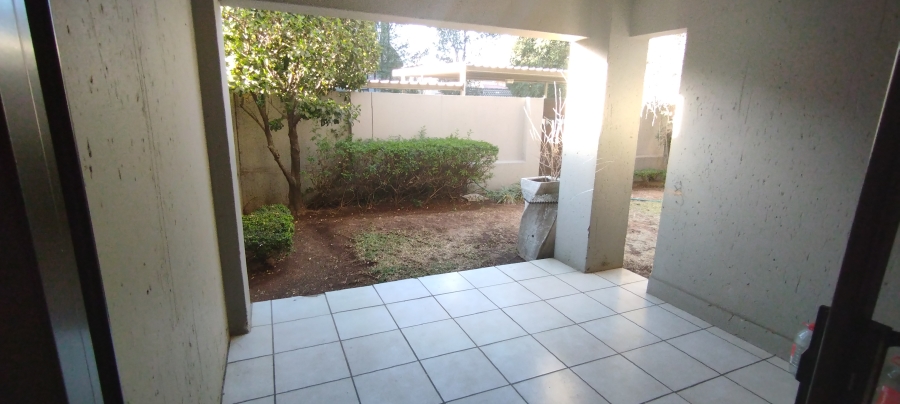 2 Bedroom Property for Sale in Lonehill Gauteng