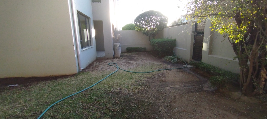 2 Bedroom Property for Sale in Lonehill Gauteng