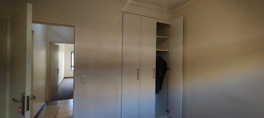 2 Bedroom Property for Sale in Lonehill Gauteng