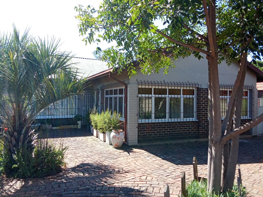 To Let 4 Bedroom Property for Rent in Raceview Gauteng