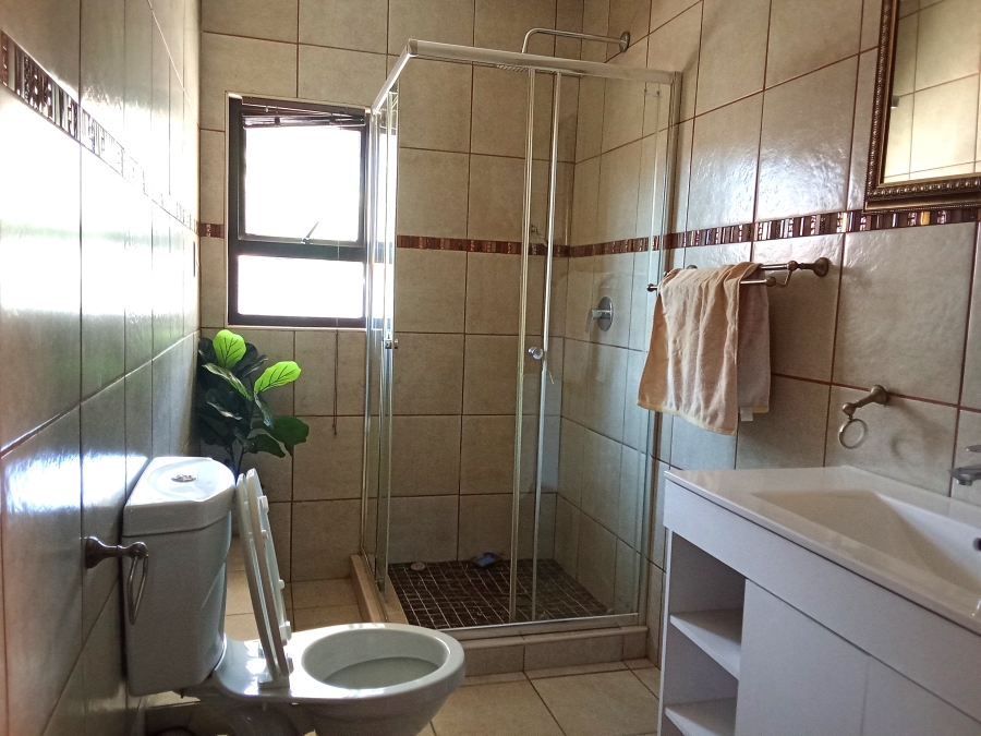 To Let 4 Bedroom Property for Rent in Raceview Gauteng