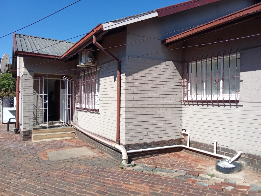 To Let 4 Bedroom Property for Rent in Raceview Gauteng