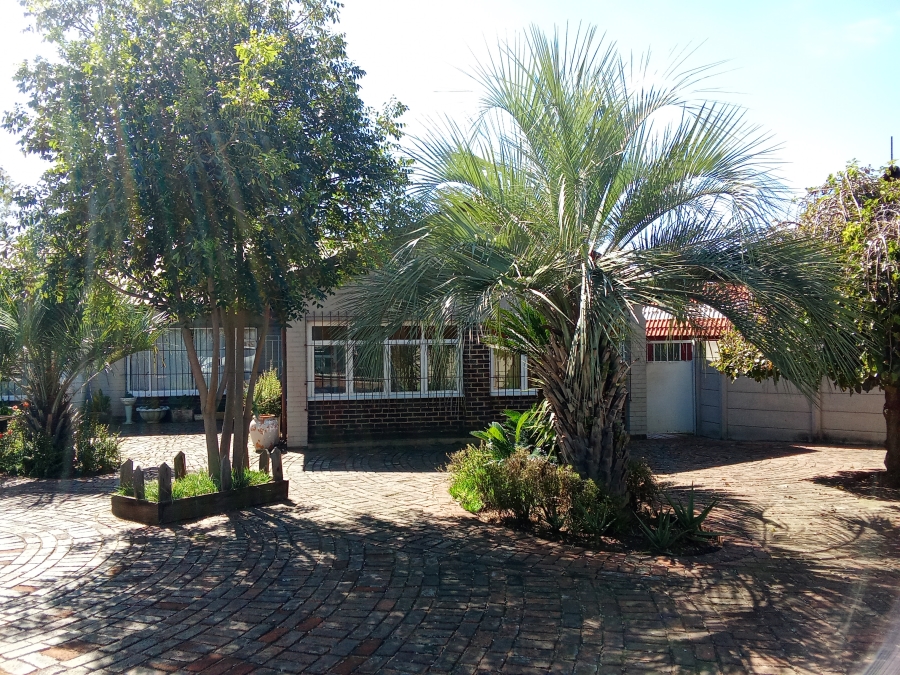 To Let 4 Bedroom Property for Rent in Raceview Gauteng