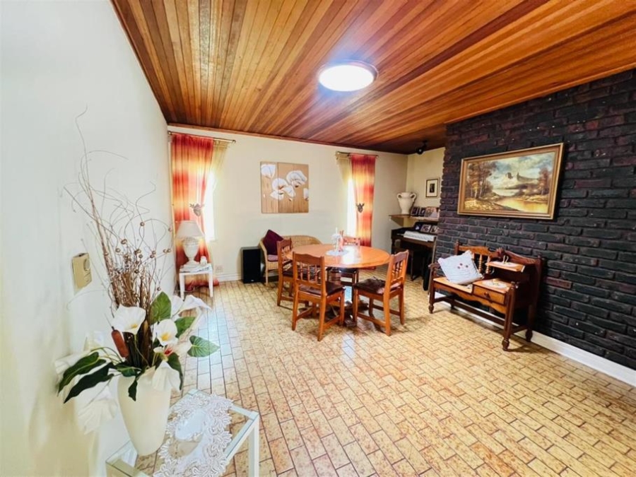 3 Bedroom Property for Sale in Brackendowns Gauteng
