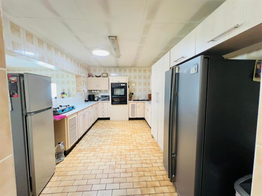 3 Bedroom Property for Sale in Brackendowns Gauteng