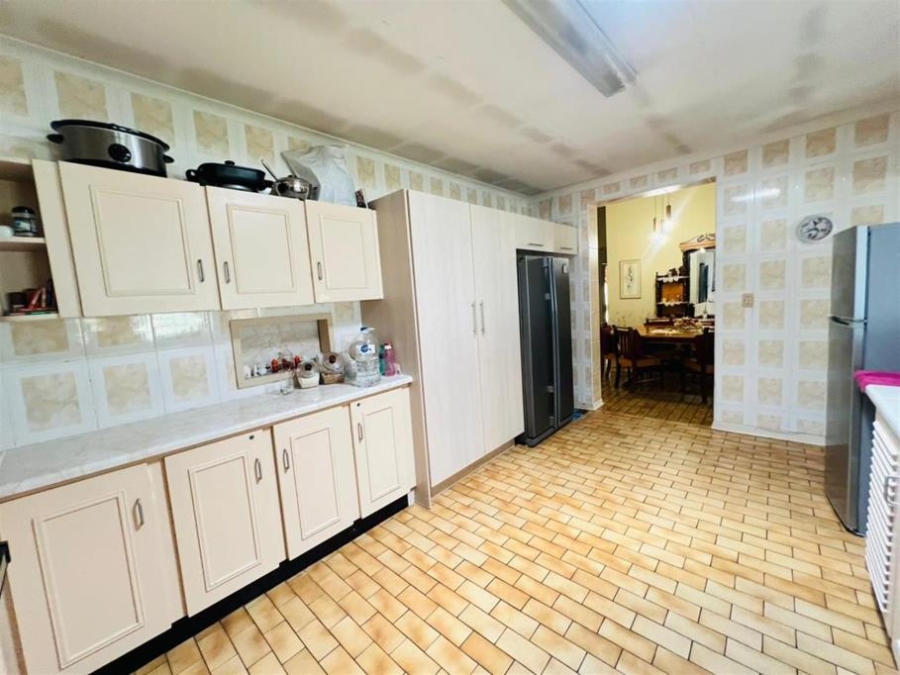 3 Bedroom Property for Sale in Brackendowns Gauteng