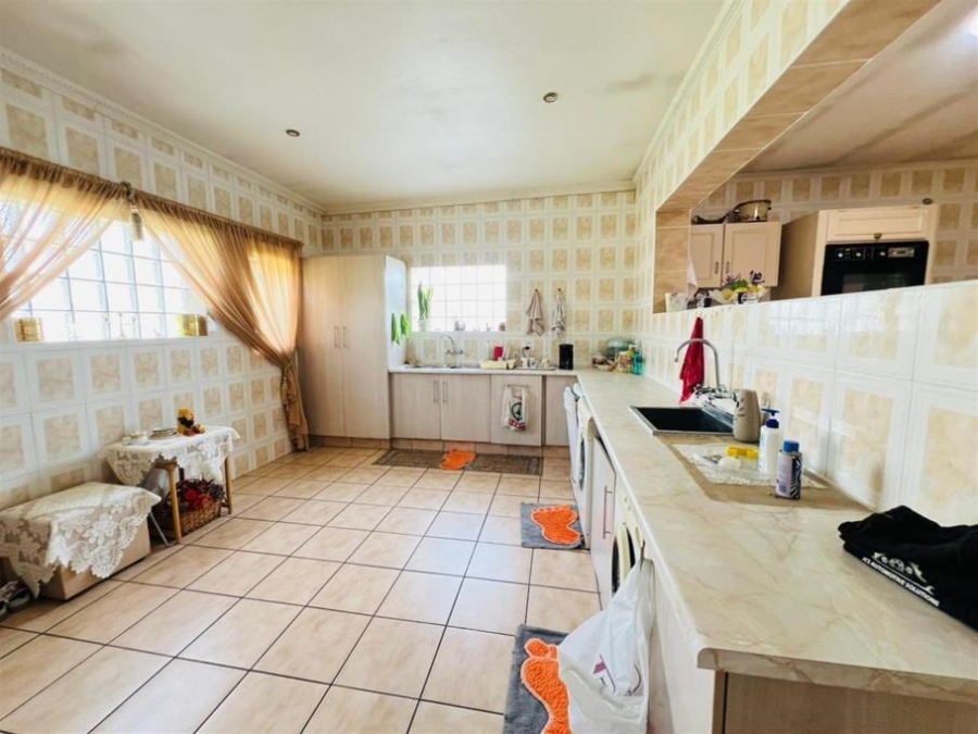 3 Bedroom Property for Sale in Brackendowns Gauteng