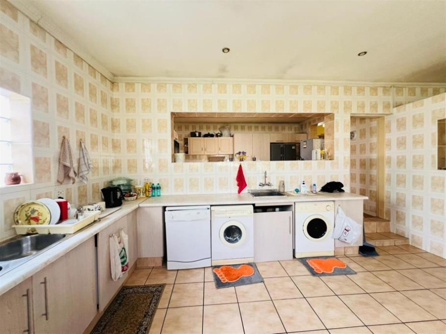 3 Bedroom Property for Sale in Brackendowns Gauteng