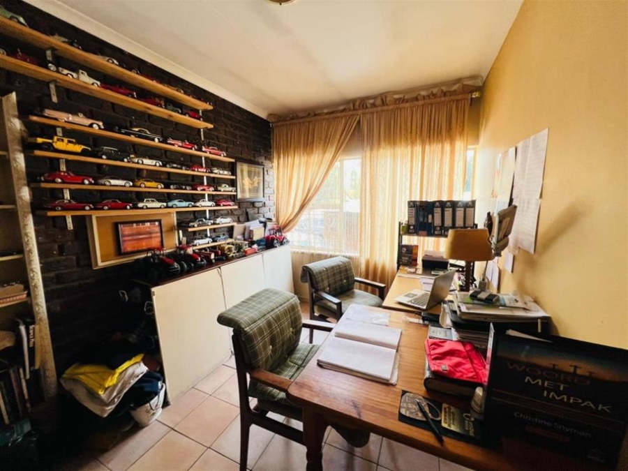 3 Bedroom Property for Sale in Brackendowns Gauteng