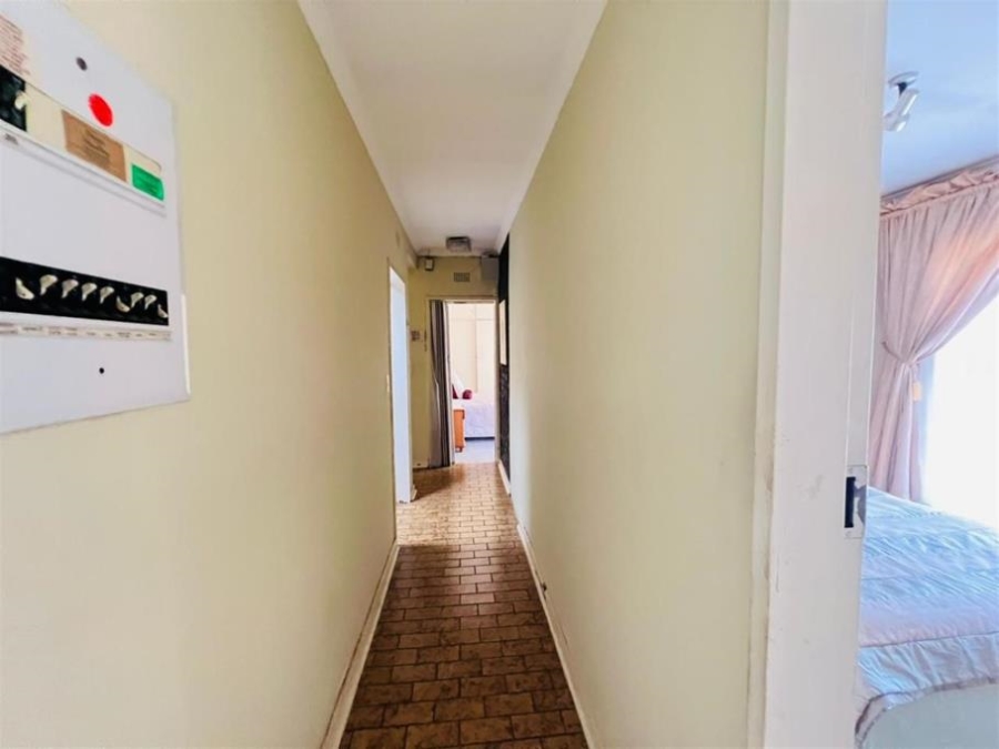 3 Bedroom Property for Sale in Brackendowns Gauteng