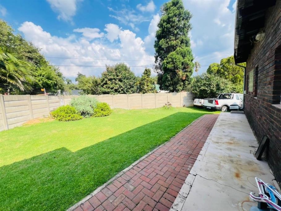 3 Bedroom Property for Sale in Brackendowns Gauteng