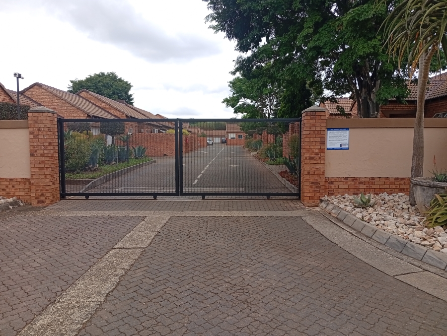 2 Bedroom Property for Sale in Equestria Gauteng