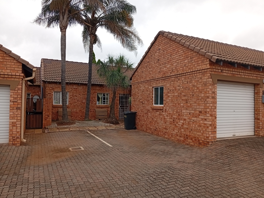 2 Bedroom Property for Sale in Equestria Gauteng