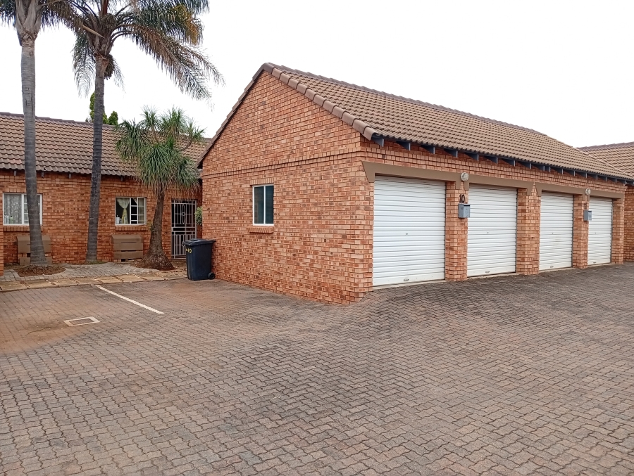 2 Bedroom Property for Sale in Equestria Gauteng
