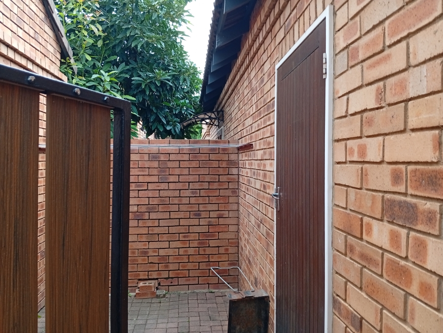 2 Bedroom Property for Sale in Equestria Gauteng