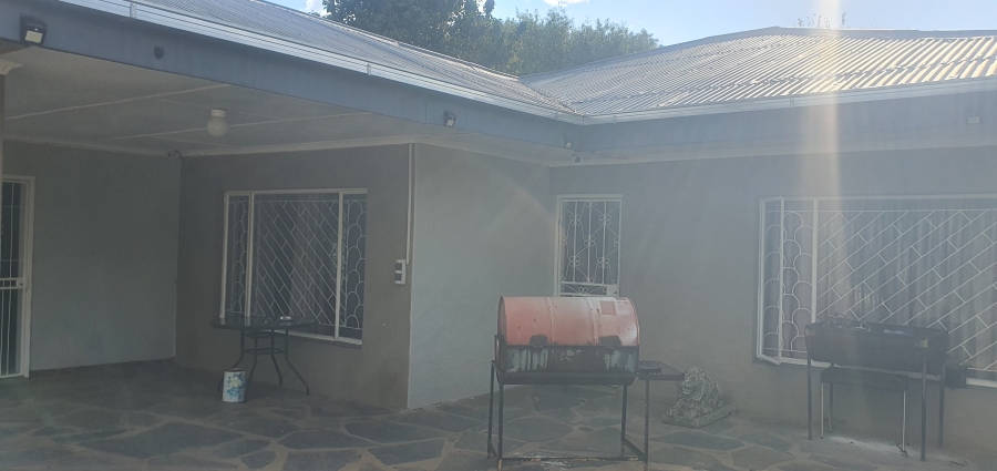 4 Bedroom Property for Sale in Rensburg Gauteng
