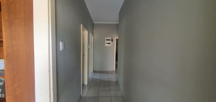 4 Bedroom Property for Sale in Rensburg Gauteng