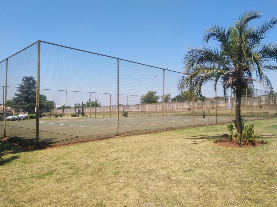 2 Bedroom Property for Sale in Weltevreden Park Gauteng