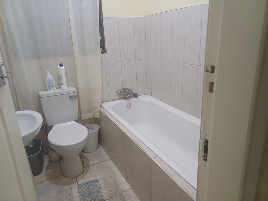 2 Bedroom Property for Sale in Vanderbijlpark CE 7 Gauteng