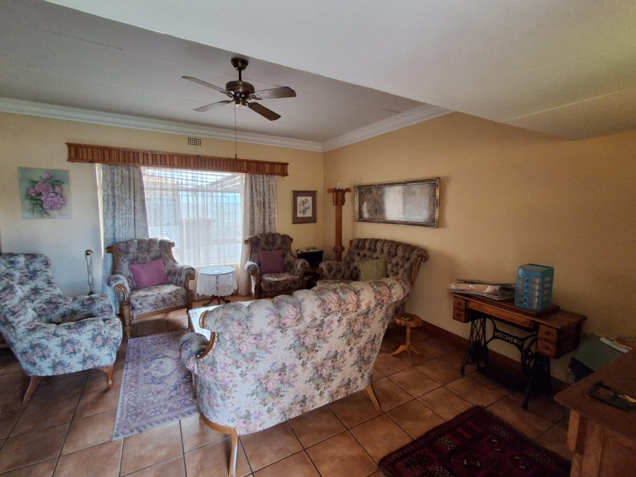 3 Bedroom Property for Sale in Unitas Park Gauteng