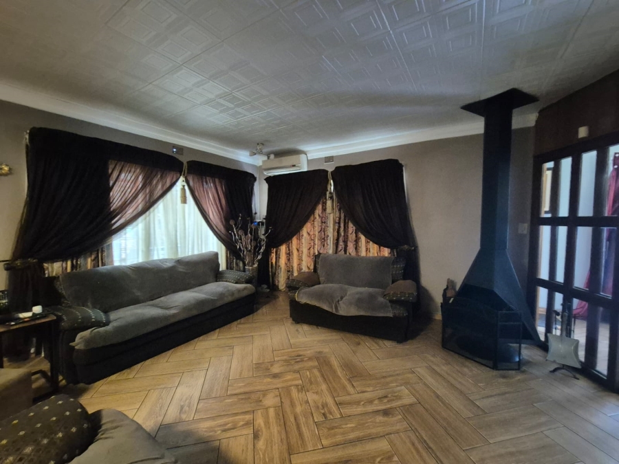 4 Bedroom Property for Sale in Vanderbijlpark SE 4 Gauteng